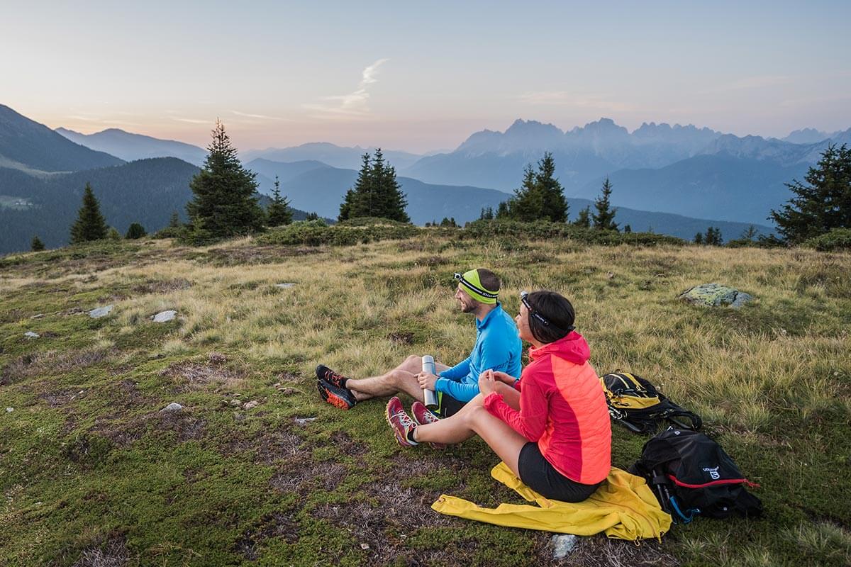 Aktiv für Erwachsene - Wanderung in den Bergen zu zweit