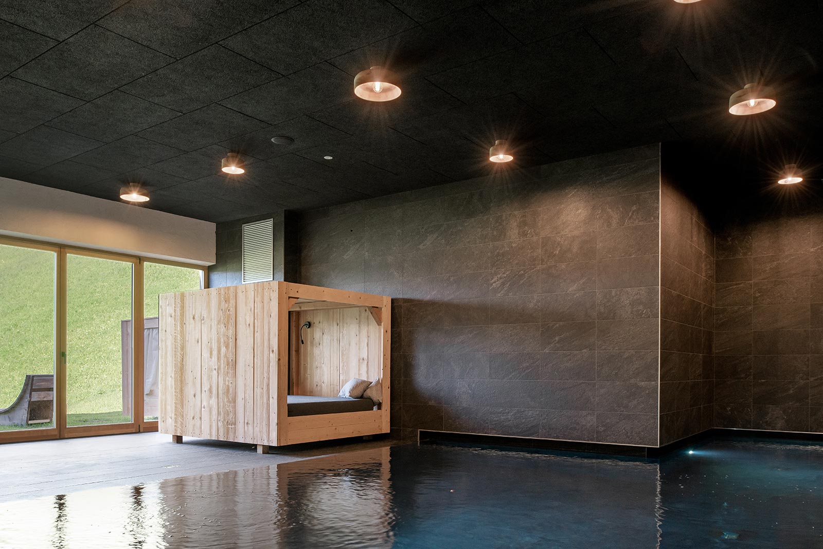 Schwimmgrotte im Blasla Hof